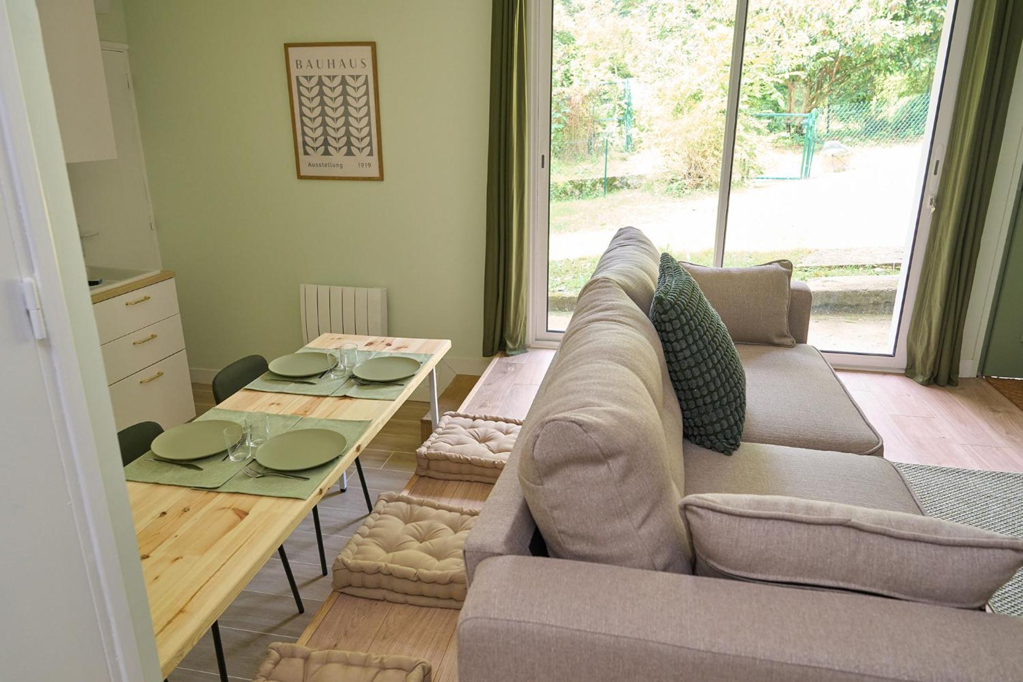 Green Escape - Cozy & Chill Brunoy ภายนอก รูปภาพ